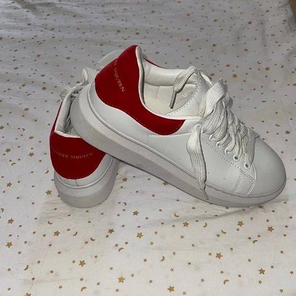 ALEXANDER McQUEEN. Men s Oversized Sneaker In Lust Red